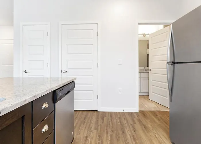 Landing Modern With Amazing Amenities *